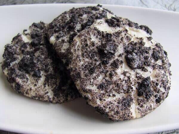 Foodsnapshots's tweet photo. Oreo cheesecake cookies http://t.co/1bGF9OqwcK