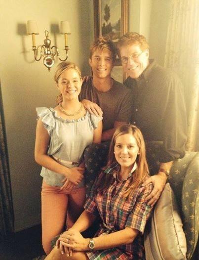 gleyalmeidaa's tweet image. Família das brigas, Família do mal, Família das mentiras, Família Dilaurentis ♥ #4YearsofPLL