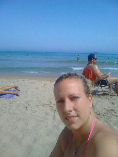 ArizaGema's tweet photo. En la playa de tarragona http://t.co/qJVfzu6IMU