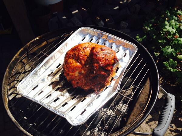 InterFredt's tweet photo. Mooi stuk vlees op de Bbq. Met dank aan Slagerij Hemmen @speklappie http://t.co/9p1LFUDA36