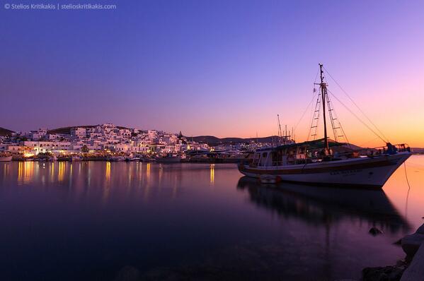 Amazing_Greece's tweet photo. Mesmerizing colors of the coming night...Naousa, Paros #Greece http://t.co/S6zwJvRX0s
