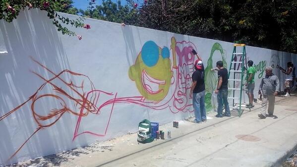 visionfotogra's tweet photo. #fotografika #arteurbano #grafitti @atahualparoyo @poteleche @Angurria @losmodafoca @inphotord @CentroImagenRD http://t.co/5SXxnCSlSV