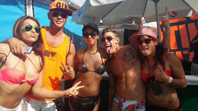 Tremendooos @Julia_de_Lucia @chrisdiamond @nachovidal http://t.co/hl2P66PbDk<a class="tags" target="_blank" title="On Twitter" href="/?out=eyJ0eXAiOiJKV1QiLCJhbGciOiJIUzUxMiJ9.eyJpYXQiOjE3MjA3OTEyNjUsImlzcyI6InR3cG9ybnN0YXJzLmNvbSIsIm5iZiI6MTcyMDc5MTI2NSwiZXhwIjoxNzUyMzI3MjY1LCJyZWRpcmVjdF91cmwiOiJodHRwczovL3R3aXR0ZXIuY29tL0p1bGlhX2RlX0x1Y2lhIn0.bXEl2HKnSqKWggU1ohA0zPwc6ju-Dgm5ACrgwEVp7Y-KZQS7z8TlcJ67111NhBaGlahTNhoHsc6NNM5ExBxnDQ">@Julia_de_Lucia</a><a class="tags" target="_blank" title="On Twitter" href="/?out=eyJ0eXAiOiJKV1QiLCJhbGciOiJIUzUxMiJ9.eyJpYXQiOjE3MjA3OTEyNjUsImlzcyI6InR3cG9ybnN0YXJzLmNvbSIsIm5iZiI6MTcyMDc5MTI2NSwiZXhwIjoxNzUyMzI3MjY1LCJyZWRpcmVjdF91cmwiOiJodHRwczovL3R3aXR0ZXIuY29tL2NocmlzZGlhbW9uZCJ9.gfVTb6_0kY1e0y2dSgbSe7eKc5mxwmsVGfWmbmJ0hlfTTfsuPWbMA5lsxFNzOrKzQjZv5XR-q7MOTKlweLLtZw">@chrisdiamond</a><a class="tags" target="_blank" title="On Twitter" href="/?out=eyJ0eXAiOiJKV1QiLCJhbGciOiJIUzUxMiJ9.eyJpYXQiOjE3MjA3OTEyNjUsImlzcyI6InR3cG9ybnN0YXJzLmNvbSIsIm5iZiI6MTcyMDc5MTI2NSwiZXhwIjoxNzUyMzI3MjY1LCJyZWRpcmVjdF91cmwiOiJodHRwczovL3R3aXR0ZXIuY29tL25hY2hvdmlkYWwifQ.22wMIQomH3xbsf4v3E7FaMUv2pPgSgQqakNCtamgaEiDrfXtvQERGrxJECKHur-SECrbsuvP2QSIE6lhHwMhxA">@nachovidal</a><a href="/tag/renfe"class="tags"><span>#renfe</span></a>