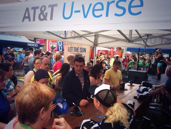 OhsomeInc's tweet image. Final day at #CMAFest for the team. Then onto Chicago to start setting up for the Blues Festival! #experientialtech