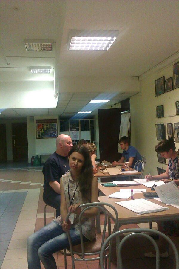 JenyaRud's tweet photo. а вот и наша комиссия, вся в делах, ведет подсчеты! #москвавыбирает #моямосква http://t.co/pv6uLqYnBL