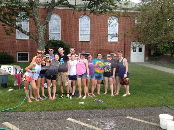EBEnglishTeach's tweet image. Class of 2016 Car Wash 6/8/14