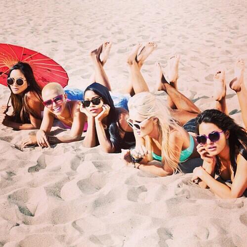 GRL_japan's tweet photo. Our Queens @GRLLauren, @GRLEmmalyn, @GRLNatasha, @GRLPaula and @GRLSimone (@grl) I love you ❤❤❤❤ #TeamGRL http://t.co/pnOxChfJEe