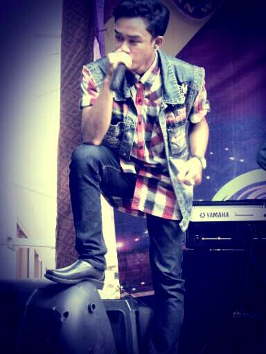 vessels27's tweet photo. oleh-oleh kemaren #BloodVessels @Smip Taman Wisata, Permata Cibubur. Photografer: Joy Keshia \m/ http://t.co/A9Lv4ROfC4