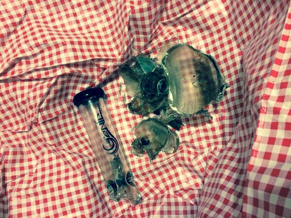 HutsAlexander's tweet photo. If you're belongings get vandalized by your friends.. Chances are you're a THOT 🙊😭😩😂😂😂 #genie #thots http://t.co/YOOft1kGVX