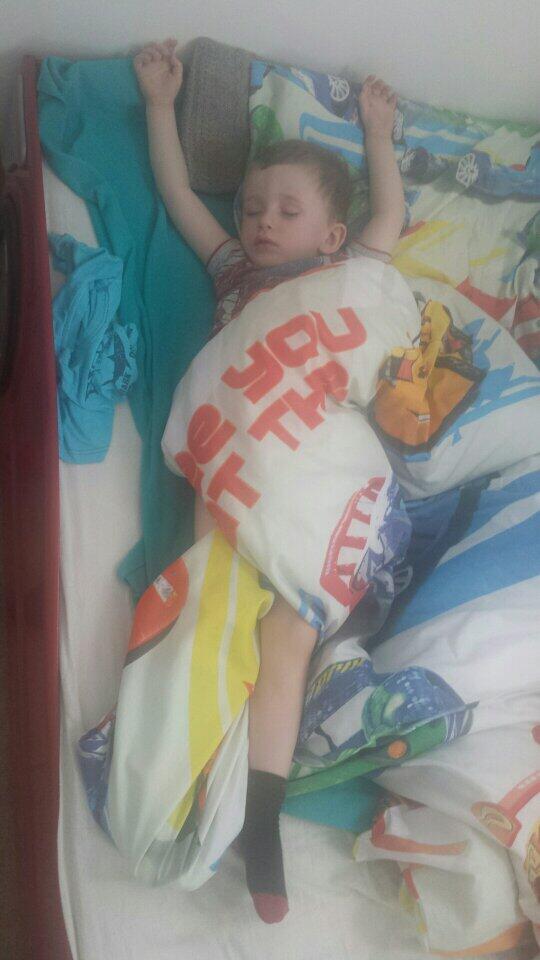 LucyViney's tweet photo. My sleeping big baby :) ♡♡ #soobig xxx http://t.co/YUHzNnsHDj