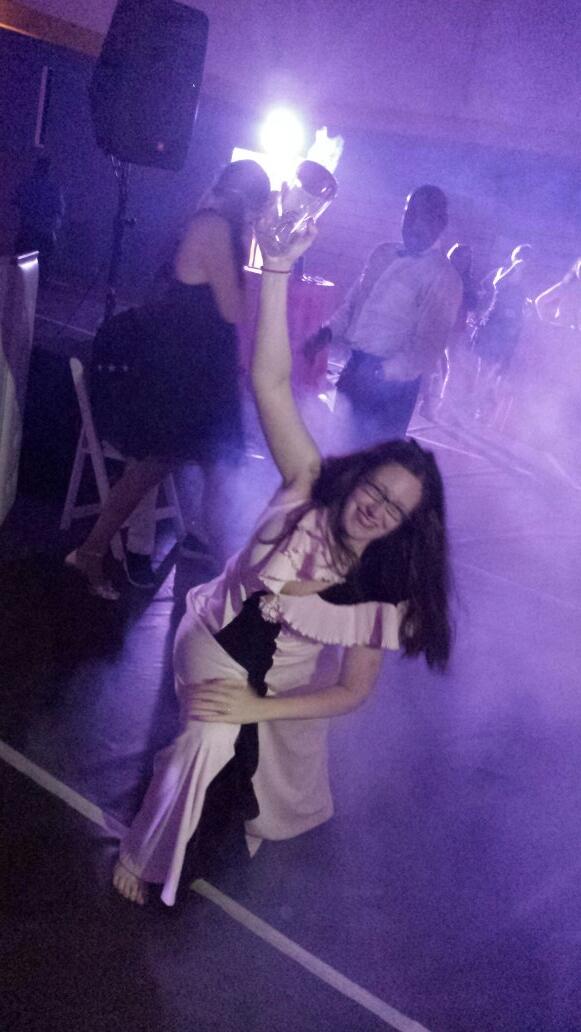 SensibleMoms's tweet photo. Toes still aching from #nickmomprom at #BlogU14 but it was SO fun! Epic even. And this happened. @649point133 http://t.co/uUlM7TDis3