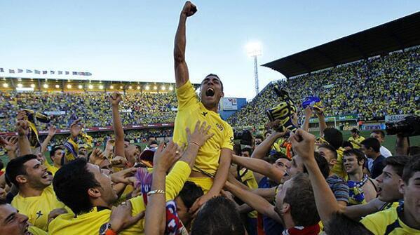 fansdebruno's tweet photo. Hoy hace una año sin duda la mejor foto!! @villarrealcf @OficialBruno21 http://t.co/Z52xxIM9en