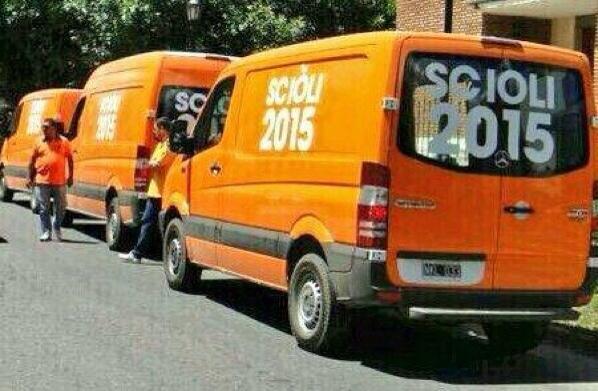 tuitskukas's tweet photo. A que estos móviles flamantes tienen nafta y ruedas de auxilio... http://t.co/28gmiNh6Xr
