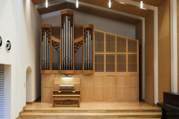立教大学教会音楽研究所 على تويتر 以前立教学院諸聖徒礼拝堂で活躍していたベッケラート オルガンが新チャペル会館に移設されました 現在はまだ整音中ですが 外観はこのような形になりました Http T Co Ycjuwajxom