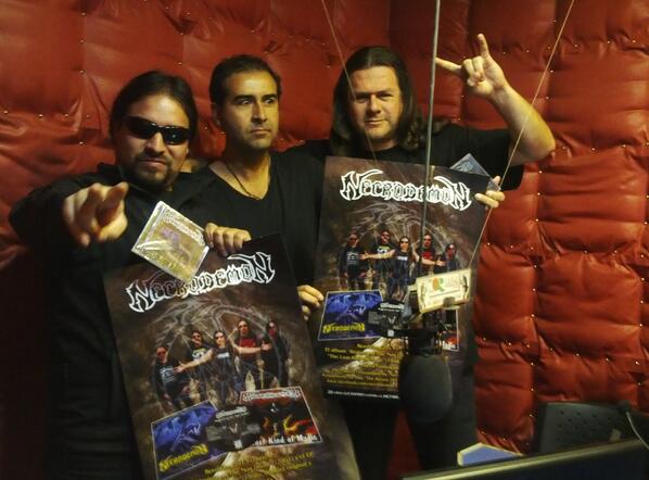 quillotarock's tweet photo. Se vienen CDs de regalo con @Necrodemonband ahora en #QuillotaROCK http://t.co/NowYnN9Ey9