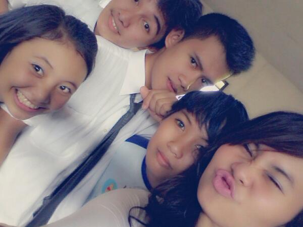 cabusao_steven's tweet photo. #nationalbestfriendday http://t.co/me3krpjM5O