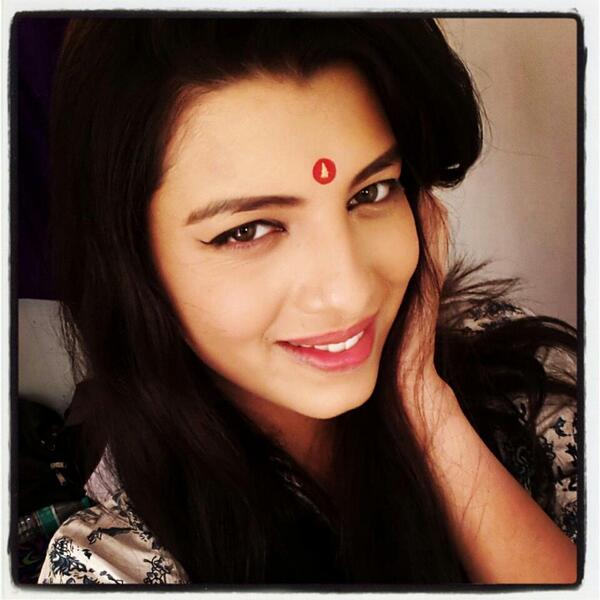 IndianBabes's tweet photo. See her isnt she has the shyness in her eyes http://t.co/f1nyKh8Do4
