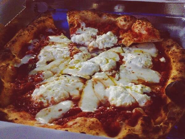 Without any doubts,THIS is New York's best pizza <a href="/DonAntonioPizza/">Don Antonio Pizza</a> with buffalo-mozarella&amp;ricotta #nomnom #pizza #NYC