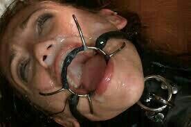 A938271's tweet photo. ماما بتحب ينعمل فيها هيك من الفحول وهيا بتنتاك ويذلوها http://t.co/6LxmmUiFmq