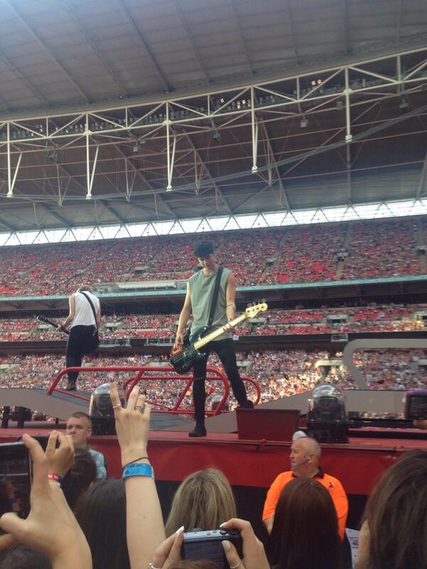 Ashtonslaughx's tweet photo. Tonight was amazingggggg @thevamps97 http://t.co/DZz31sPdZx