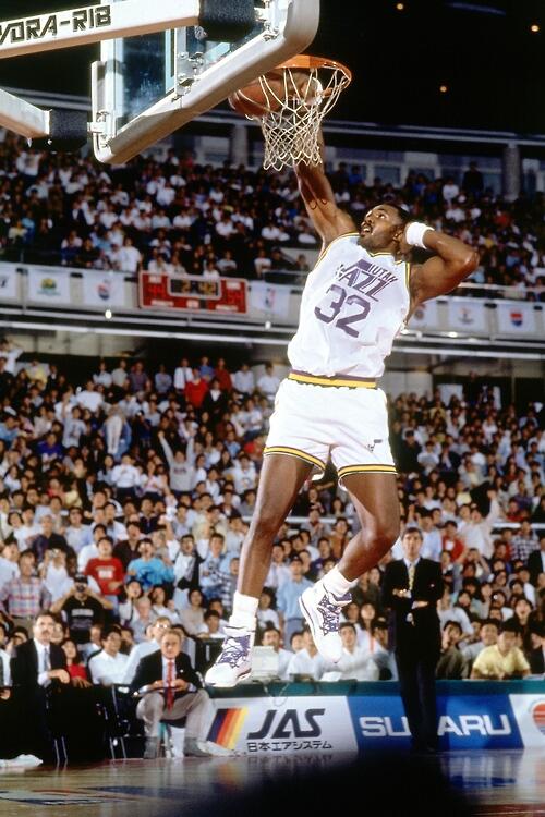 HoopsThrowbacks's tweet image. 15 years ago today, @utahjazz legend @TheDeliverer_32 was voted to an NBA record 11th All-NBA first team