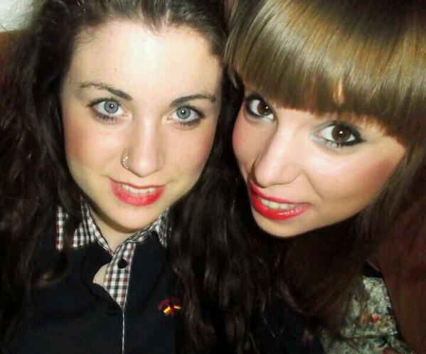 JessicaAriza10's tweet photo. Mis buenas noches para la gitana más gitana de todas @fefii_8 que hoy se me hace más mayor. Felicidades mi amor<3 http://t.co/9hRiqvJA8X