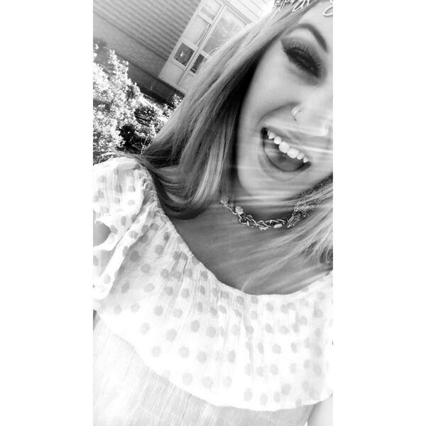 RiaMusic's tweet photo. #thiswaslastweek #postinganyway #selfiesunday http://t.co/LZAxWv1llL
