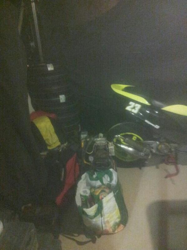 mobilette93's tweet photo. A dormir tras un largo finde semana de carreras por fin en el campito a descansar http://t.co/RYvXDuknlN