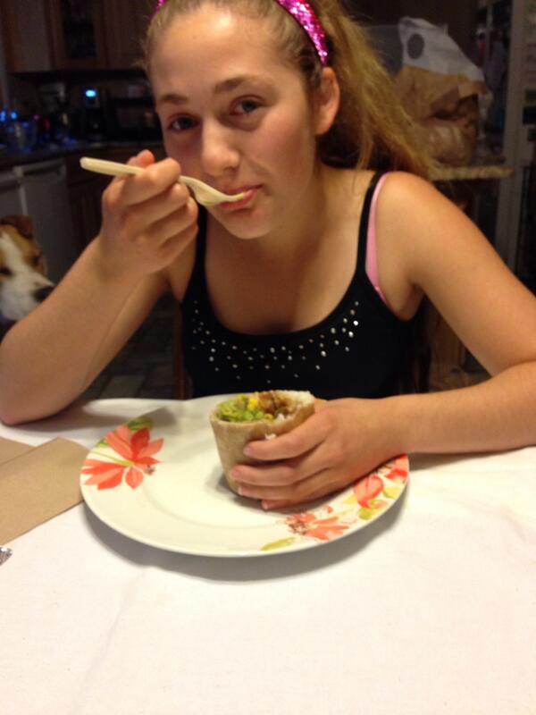 nick_gallo33's tweet photo. @linasparkles1 eats her burrito with a fork http://t.co/GYIR92LAAY