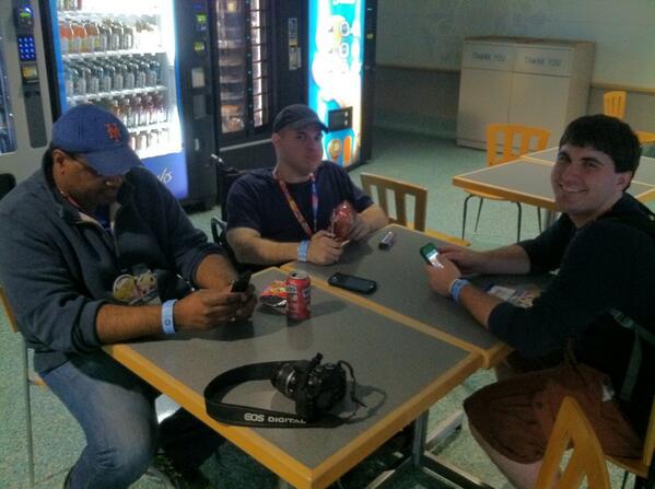 EMannLand's tweet photo. Cats and dogs living together @stfu_and_play  and @DualShockers staff eating at the same table total hysteria http://t.co/wmIiG98M7N