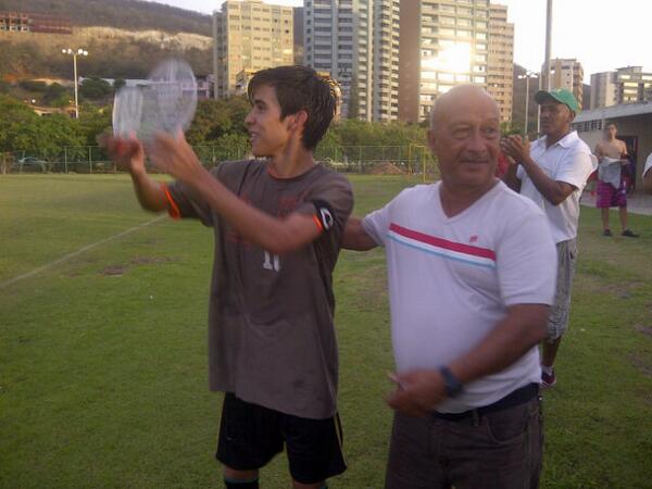 Blackstrees's tweet photo. El tigre campeon estadal despues de vencer a pto la cruz en un cerrado partido q se definio en penales http://t.co/SNHqNWzpmp