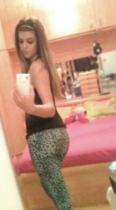 #BuenasNoches kariiiis!! Me voii a la camiita! http://t.co/oYiyxLY9mV<a href="/tag/buenasnoches"class="tags">#BuenasNoches</a>