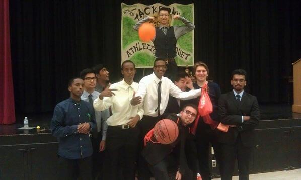 TonyLiang18's tweet photo. #ballislife http://t.co/YHUJ4dEK4k