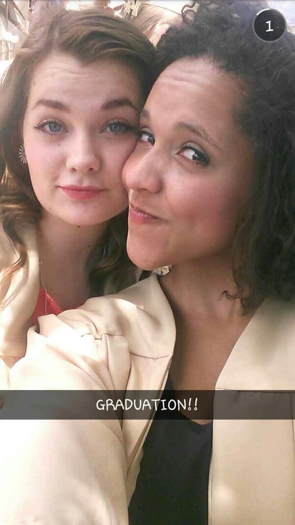 fillevintage's tweet photo. @AlyssaSusie This👇chica bonita is my best friend! Love ya girl! #nationalbestfriendday 🙌 http://t.co/Juz4YZzgME