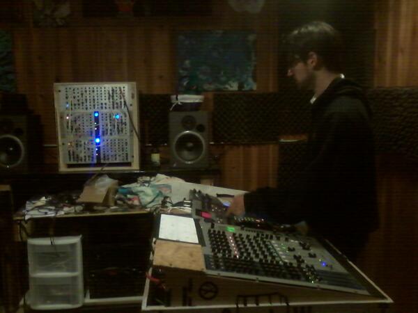 Gormantic's tweet photo. Sunday modular fun. @armageddonparty http://t.co/V49So5QN2h