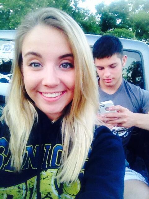 EricaNicole129's tweet photo. Drive in date last night @Trocano_54 😘 http://t.co/HtHMjjezfi