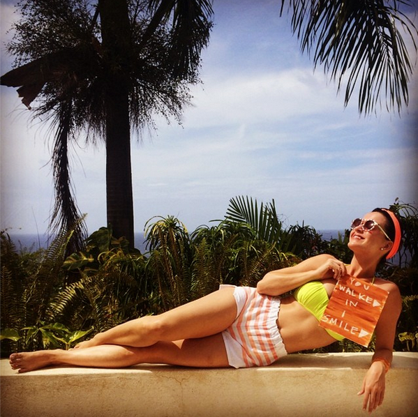 .<a href="/katyperry/">KATY PERRY</a> has posted another IG picture! - "You walked in, I smiled. by Cleo Wade" instagram.com/p/pAsMD-v-Qa/