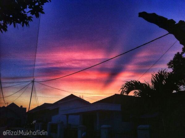 #BDLpic | Senja sore di daerah Sukarame Bandarlampung. | @RizalMukhafidin