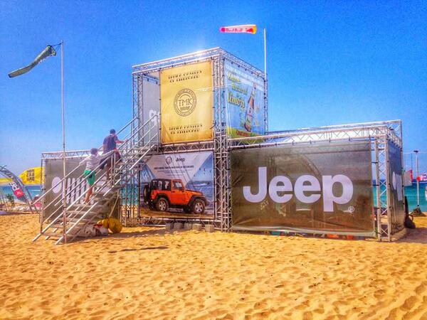 RuSardi's tweet photo. Tarifa @Jeep_es #Renegade Que pasada! #JeepTarifa @Masters_kite #kitesurf #surf #TMK14 #jeep @T_windsurfing http://t.co/JyzcRMlEdw