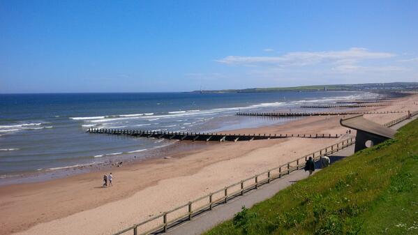 Ardmuir's tweet photo. Who is heading down to the beach today? Dariusz had his lunch al fresco... http://t.co/iYbHQW4Mnr