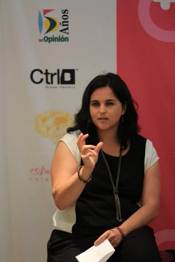 anansect's tweet photo. Grandes mujeres, hermosas personas!@CharoMoreno @Leonor_Cabrera @malasmadres http://t.co/QEpZWjlF8j