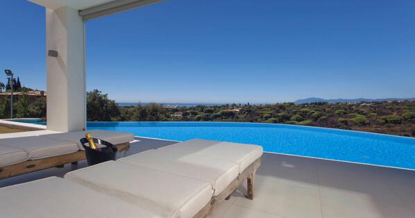 EssenzaLiving's tweet photo. #forsale #villa #elviria #marbella #essenzaliving by #carloslamas http://t.co/vjwlIGJtTm