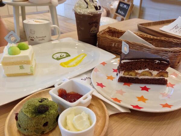 vianvikrai's tweet photo. Tons of Sweet #HotCappuccino #ChocFreppe #MelonShortCake #MatchaScone #ChocBanoffie http://t.co/PCc3o2V2hH