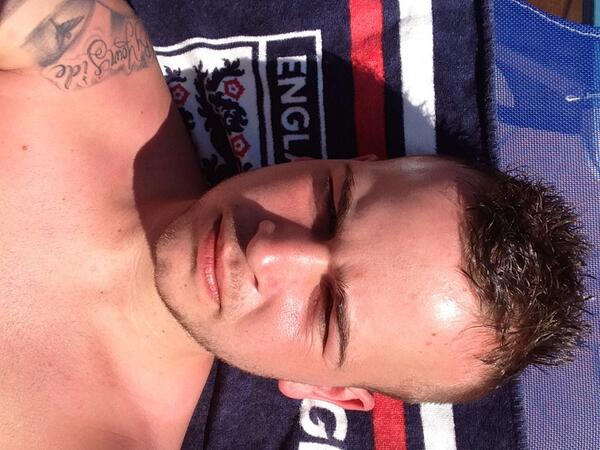 1990Tjh's tweet photo. @trickbook74 another hard day ahead ;) http://t.co/NKXx0h2ujt