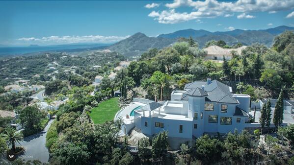 EssenzaLiving's tweet photo. #forsale #villa #lazagaleta #benahavis #marbella #essenzaliving by #carloslamas http://t.co/iYDxDTakPO