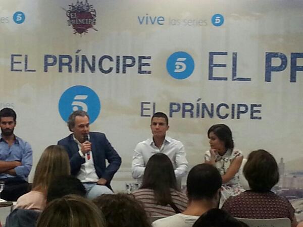 VSPserie's tweet photo. "¡Empezamos mañana!" dice un nervioso, nerviosísimo @alexgonzalezact #largavidaalpríncipe http://t.co/UEbfdrMqq2