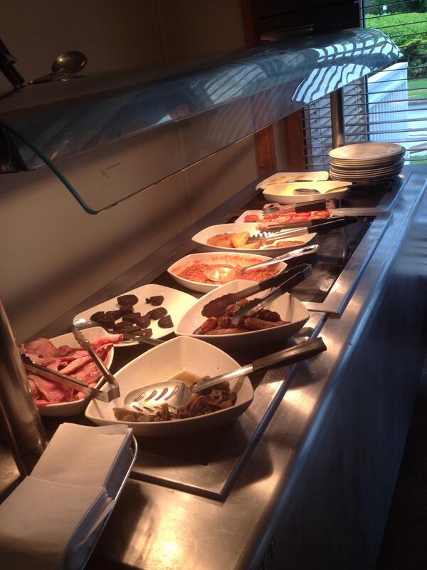 mshorthouse2011's tweet photo. Starting the week off with a full breakfast #celebrateservice @stevecoulam @steeldcpnec @mrolovesyou http://t.co/NwLel5xH6w
