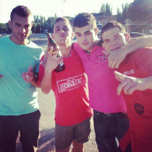 alvargum's tweet photo. De mañaneo totall con @olivermirado @alvargum @jonycanari http://t.co/tkUSES57gJ