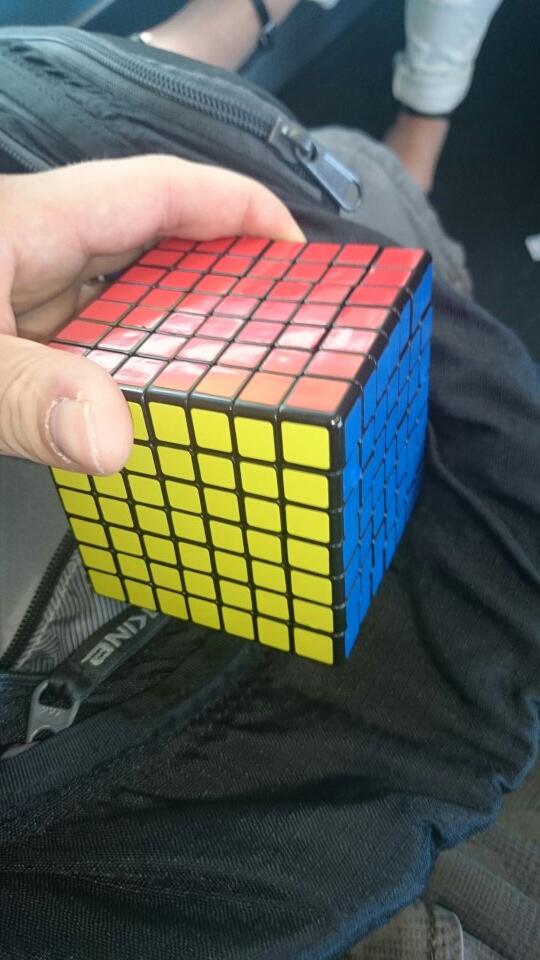Tu0r's tweet photo. @SciF0r hey habe den 7x7x7 zum ersten mal geloest!! :) http://t.co/OoBHOOplYI