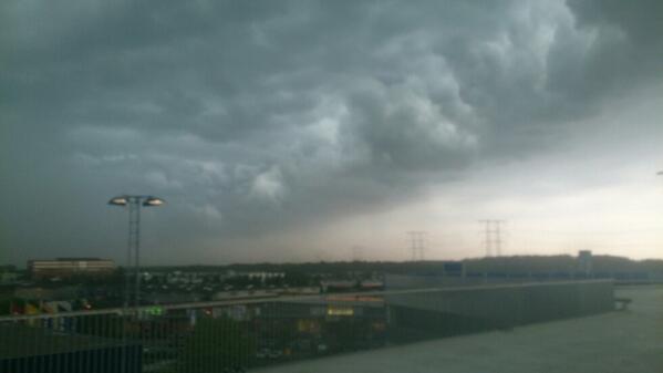 Quepert's tweet image. Op het dak van ikea in eindhoven #stcnl